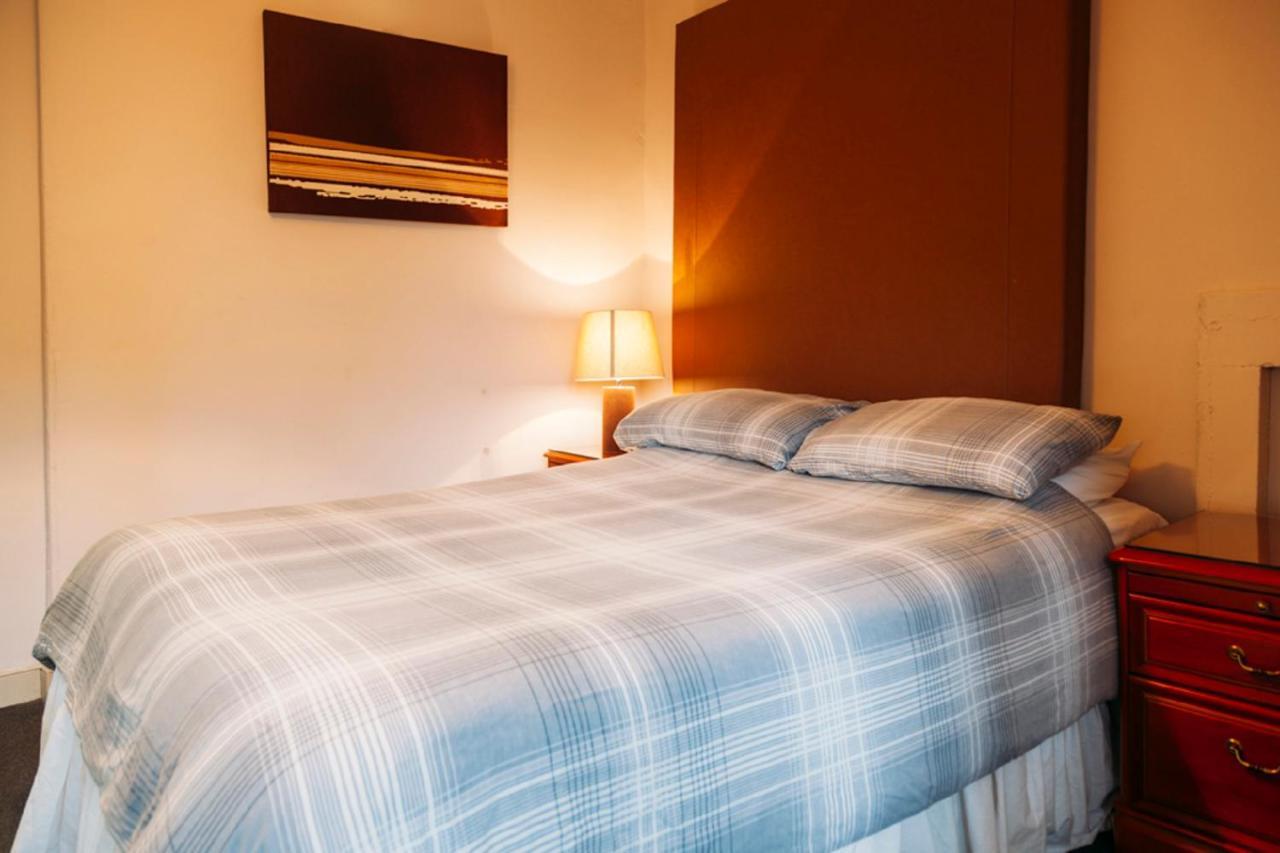 Dundee Backpackers Hostel Esterno foto