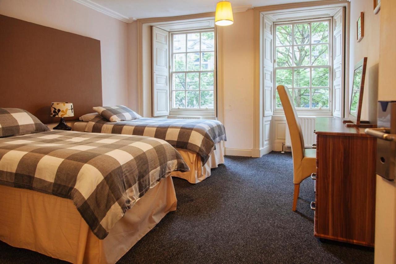 Dundee Backpackers Hostel Esterno foto