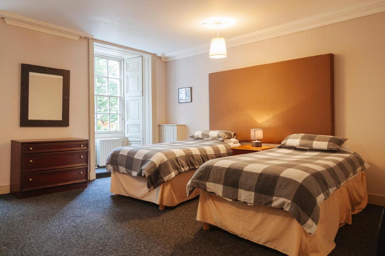 Dundee Backpackers Hostel Esterno foto