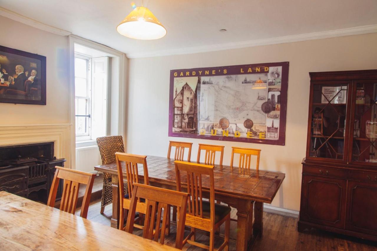 Dundee Backpackers Hostel Esterno foto