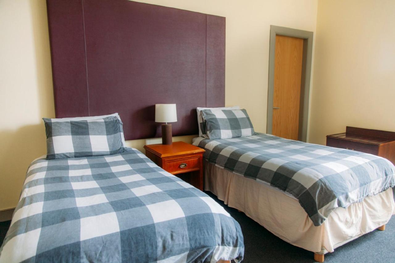 Dundee Backpackers Hostel Esterno foto